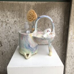 opvaskeholder til køkkenet eller skulptur. Håndlavet unika keramik i stentøjsler.