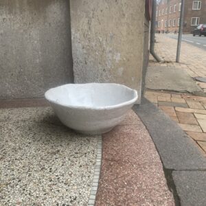 Håndvask lavet i robust stentøjsler. Unik håndlavet keramikvask.