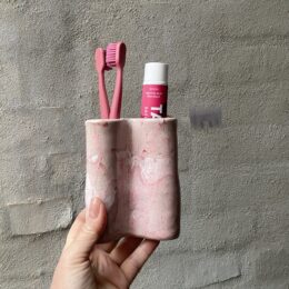 holder til tandbørster. håndlavet i stentøjsler. Tandbørsteholder.