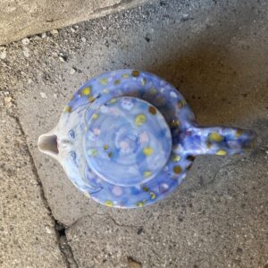 Unik tekande. en slags tiger. Unik glasur. Porcelæn